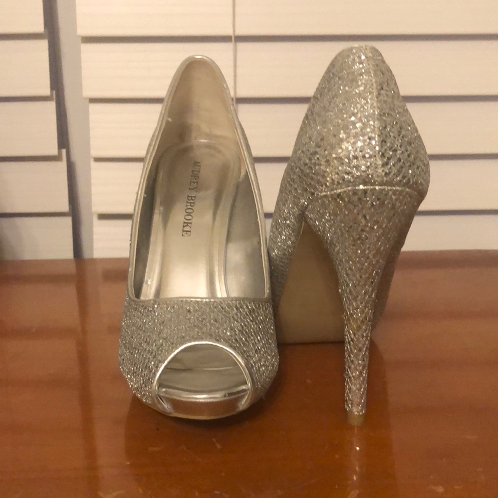 Aubrey Brooke silver heel